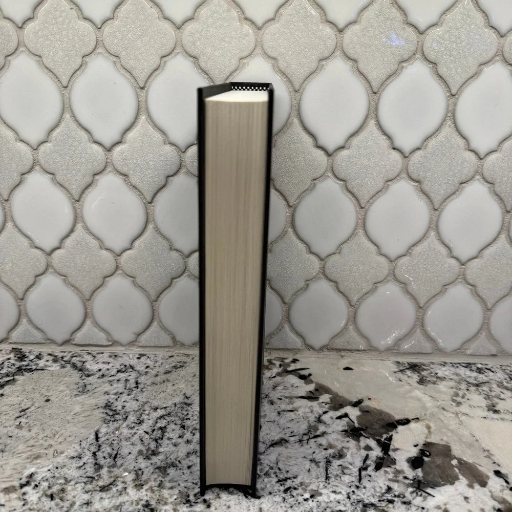 Prince Harry Spare Hardcover Memoir Random House‎ Duke of Sussex Black Gold 2023